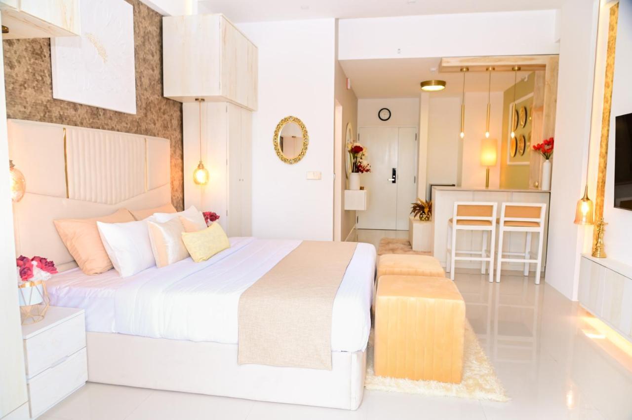 Ocean Breeze - Udaya Luxury Apartments Negombo Ngoại thất bức ảnh