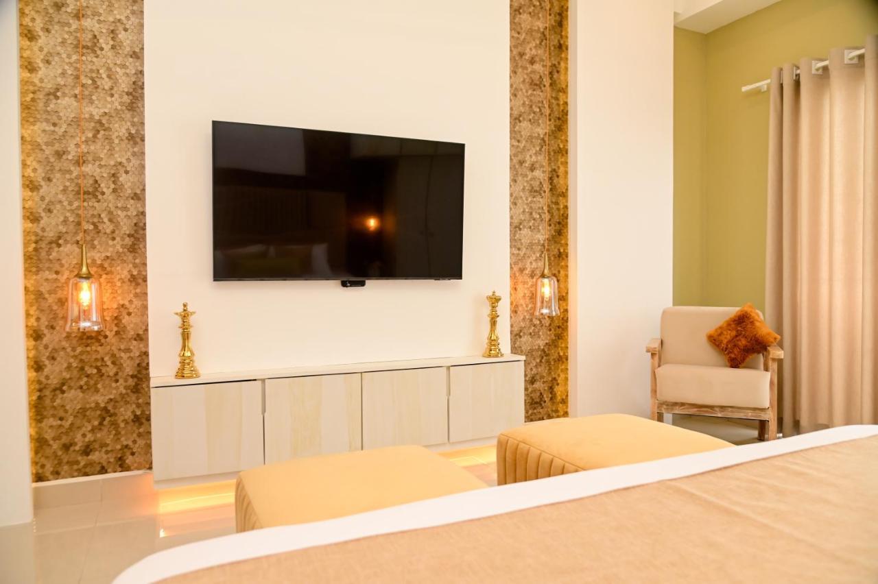Ocean Breeze - Udaya Luxury Apartments Negombo Ngoại thất bức ảnh