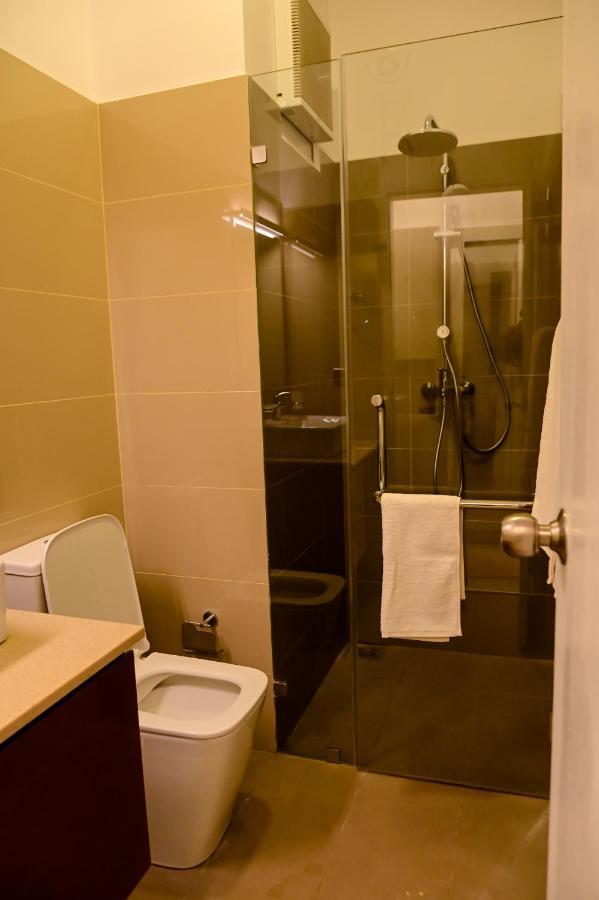 Ocean Breeze - Udaya Luxury Apartments Negombo Ngoại thất bức ảnh
