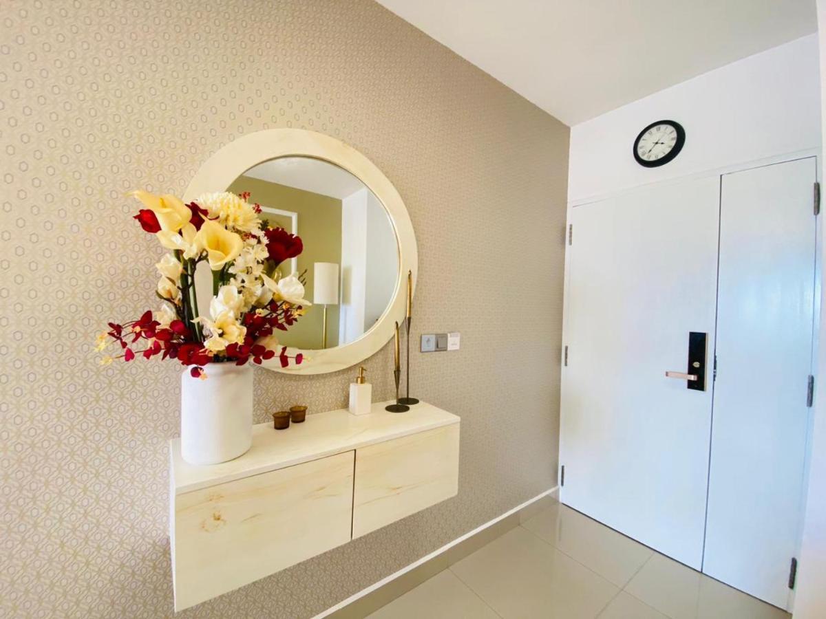 Ocean Breeze - Udaya Luxury Apartments Negombo Ngoại thất bức ảnh