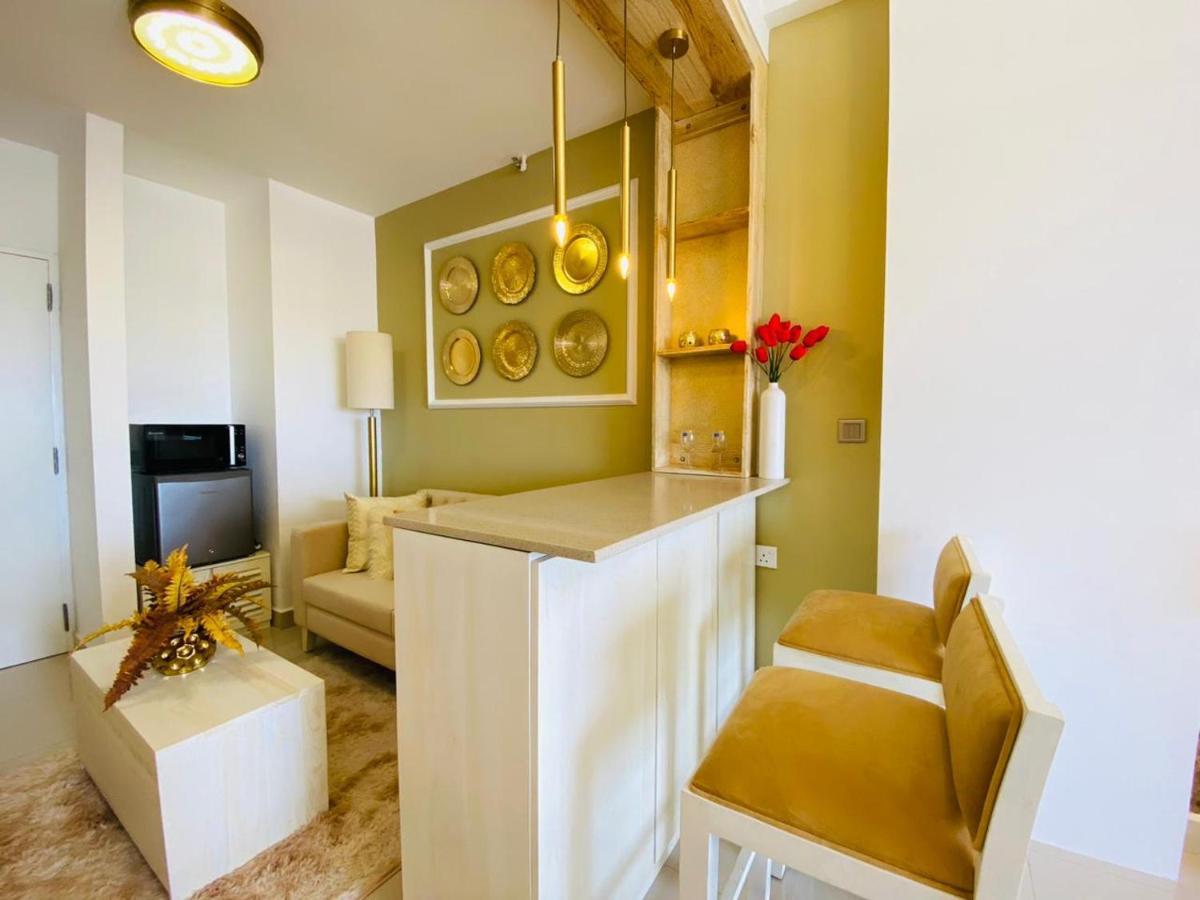 Ocean Breeze - Udaya Luxury Apartments Negombo Ngoại thất bức ảnh