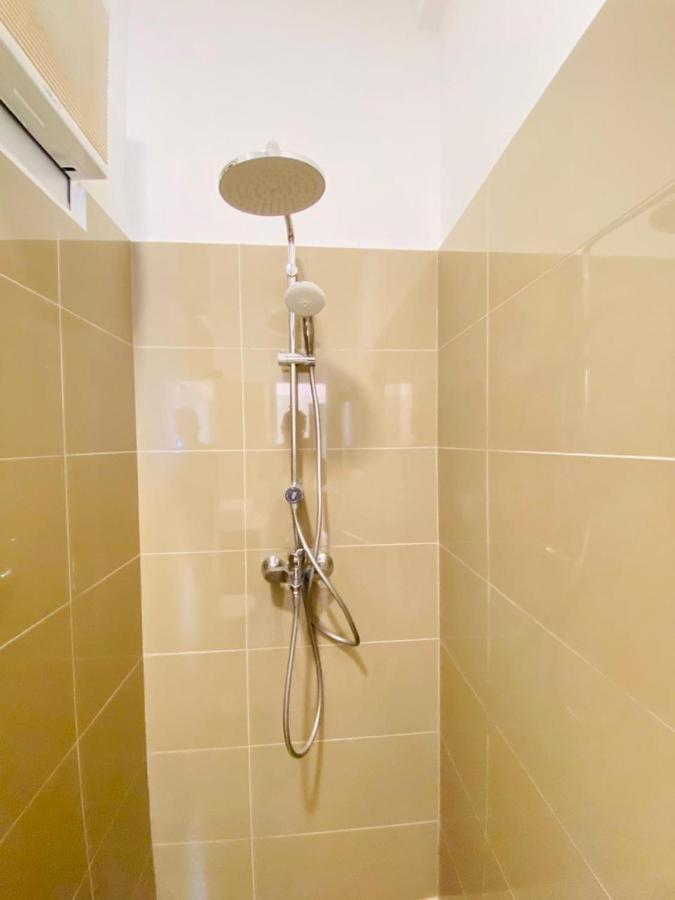 Ocean Breeze - Udaya Luxury Apartments Negombo Ngoại thất bức ảnh