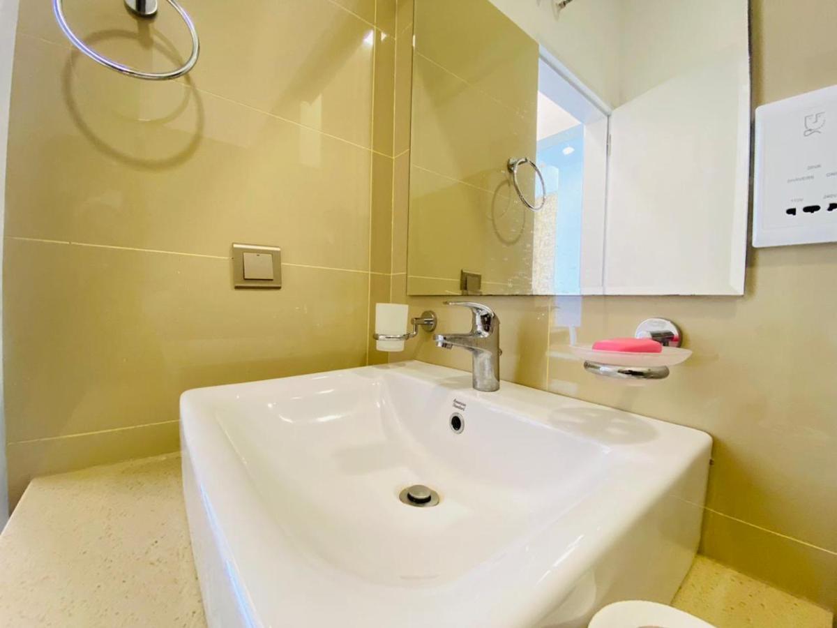 Ocean Breeze - Udaya Luxury Apartments Negombo Ngoại thất bức ảnh