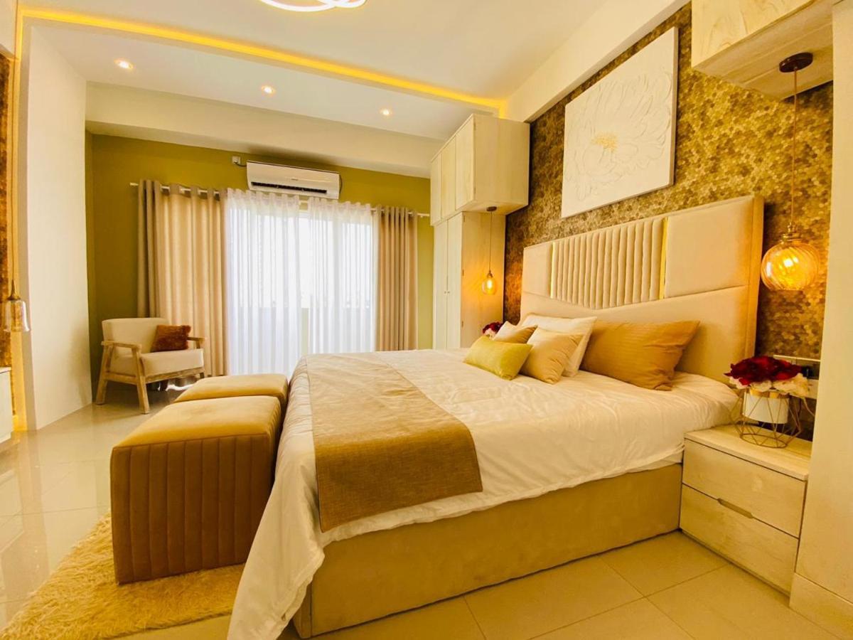 Ocean Breeze - Udaya Luxury Apartments Negombo Ngoại thất bức ảnh