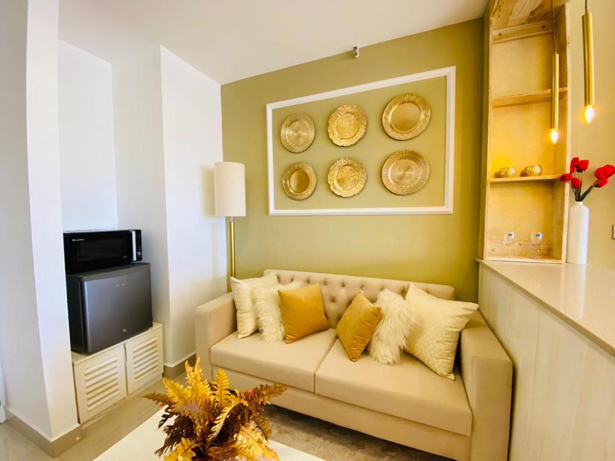 Ocean Breeze - Udaya Luxury Apartments Negombo Ngoại thất bức ảnh