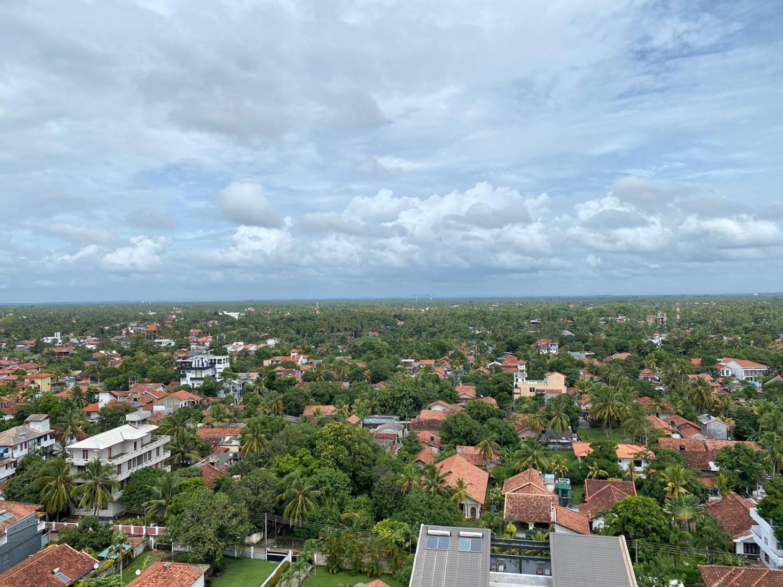 Ocean Breeze - Udaya Luxury Apartments Negombo Ngoại thất bức ảnh