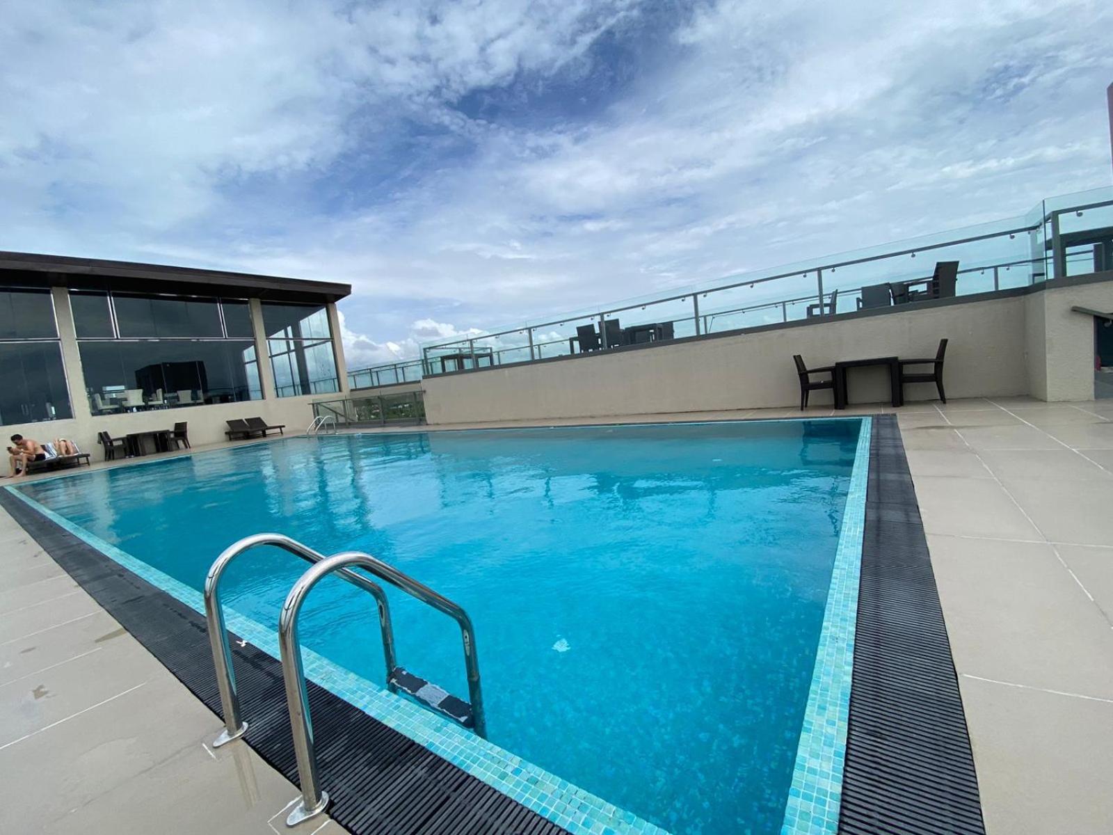 Ocean Breeze - Udaya Luxury Apartments Negombo Ngoại thất bức ảnh