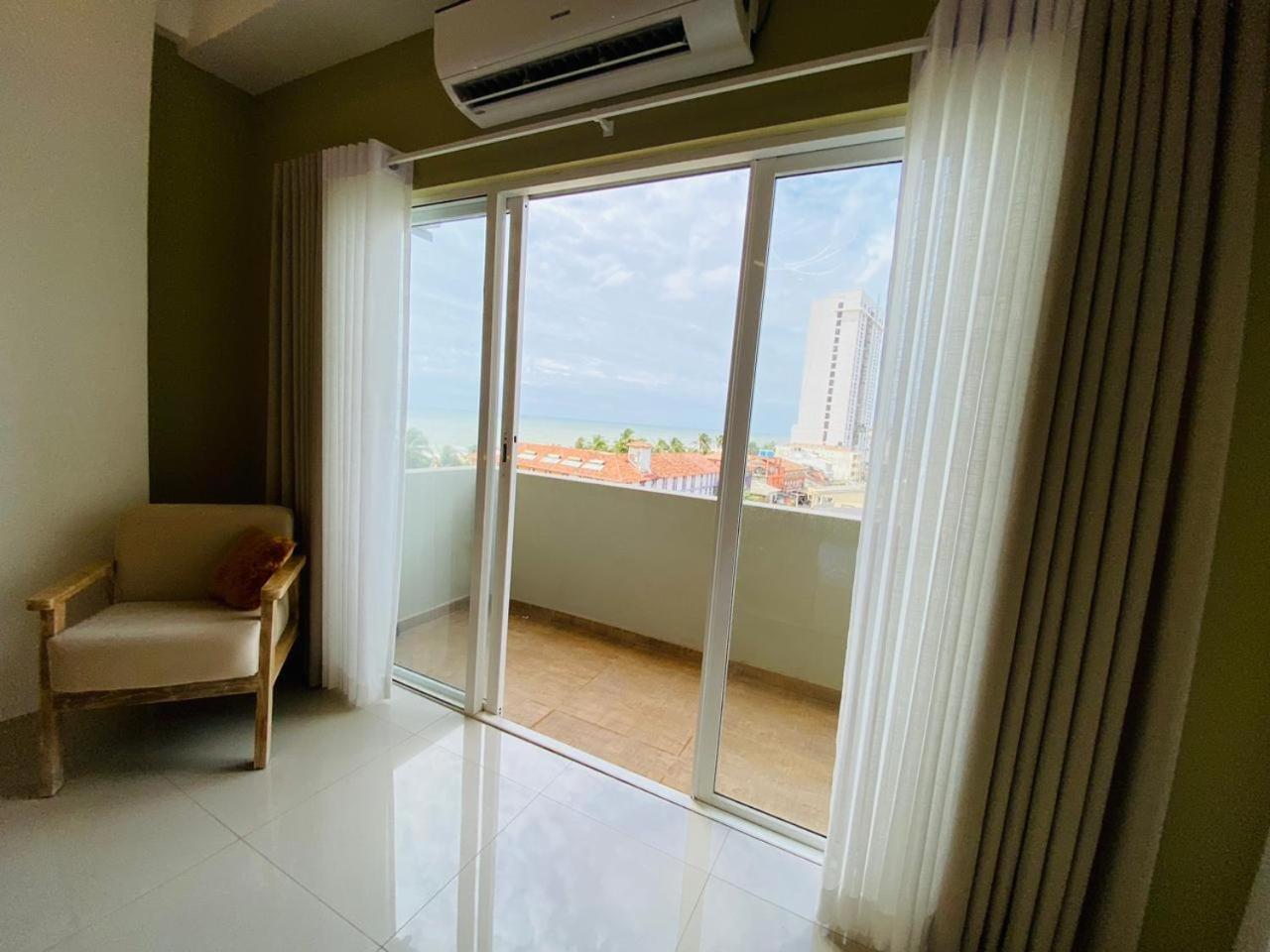 Ocean Breeze - Udaya Luxury Apartments Negombo Ngoại thất bức ảnh