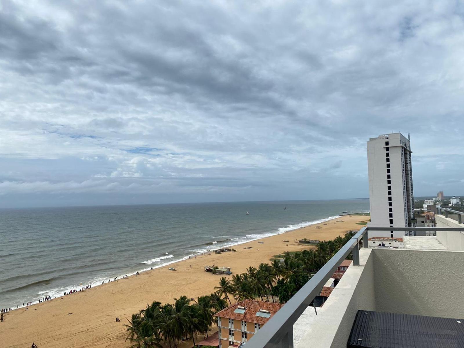 Ocean Breeze - Udaya Luxury Apartments Negombo Ngoại thất bức ảnh