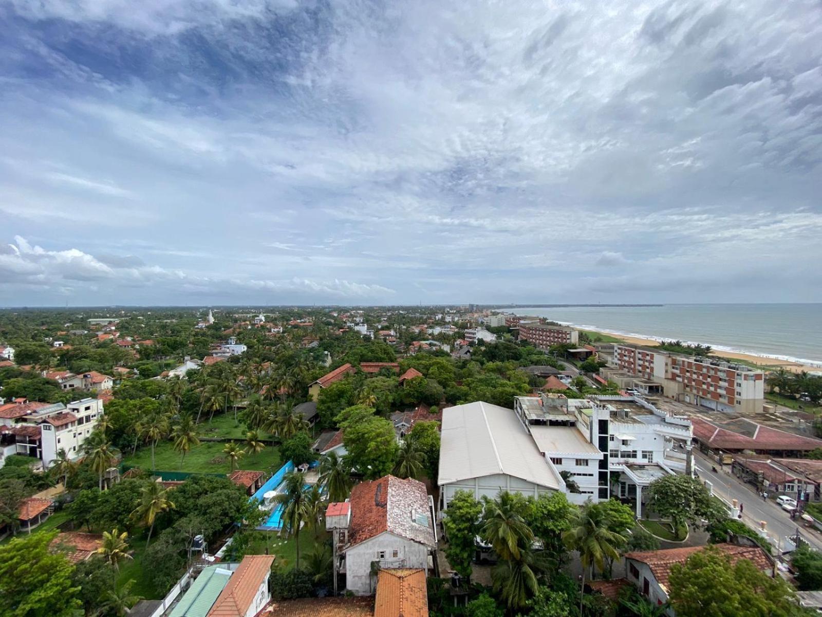Ocean Breeze - Udaya Luxury Apartments Negombo Ngoại thất bức ảnh
