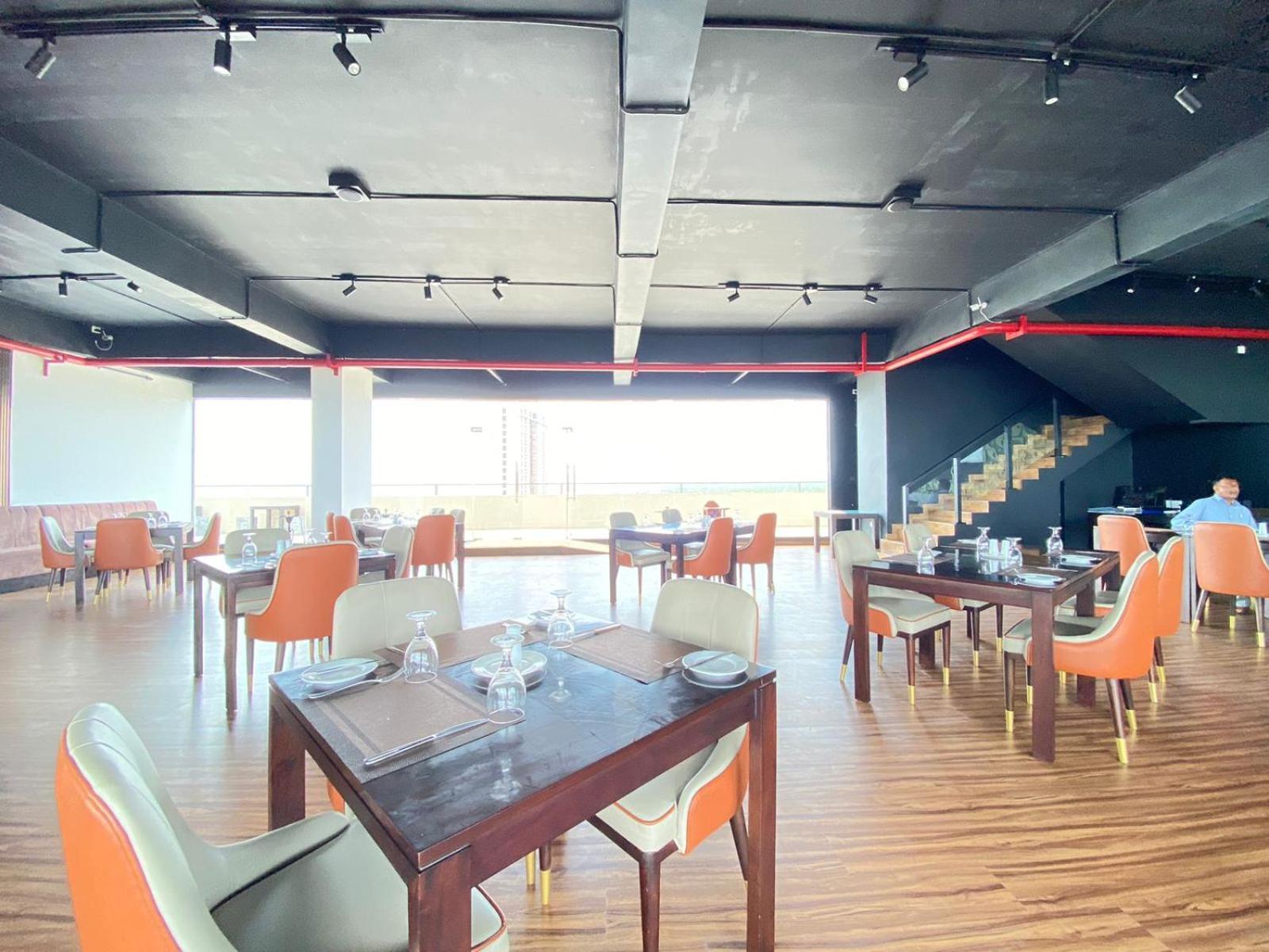 Ocean Breeze - Udaya Luxury Apartments Negombo Ngoại thất bức ảnh