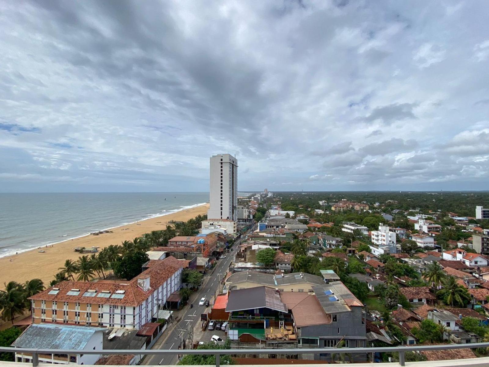 Ocean Breeze - Udaya Luxury Apartments Negombo Ngoại thất bức ảnh