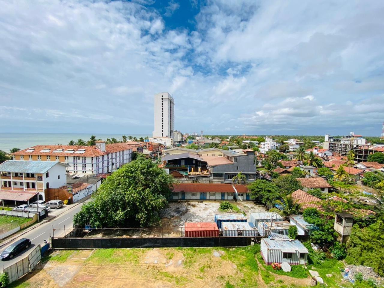 Ocean Breeze - Udaya Luxury Apartments Negombo Ngoại thất bức ảnh